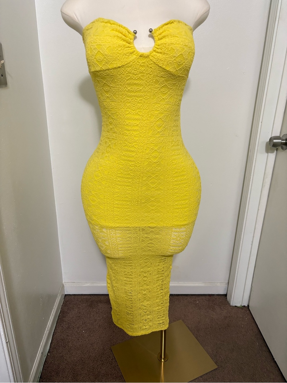 Fashion Nova Yellow Strapless Lace Midi Dress NWOT